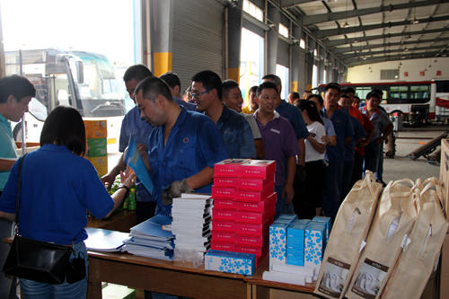 驿力科技“夏日送清凉”活动第四站在济宁公交保修厂顺利举行